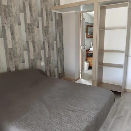 Privat bolig Independante Avec Piscine